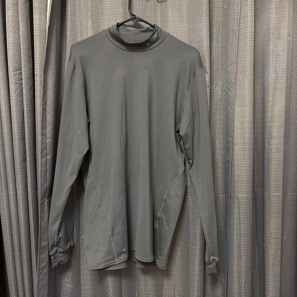 Nike Men's Grey and Blue Shirt